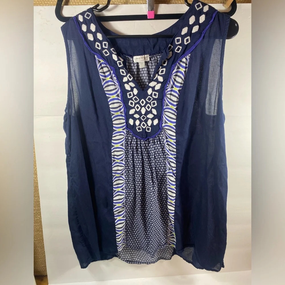 A Pea in the pod Navy Blue Embroidered Women's Top Sz L